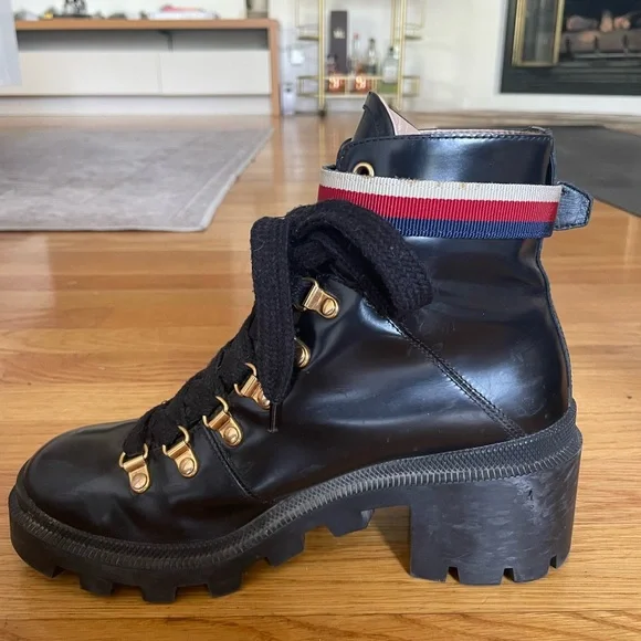 Gucci Leather ankle boot with Sylvie Web